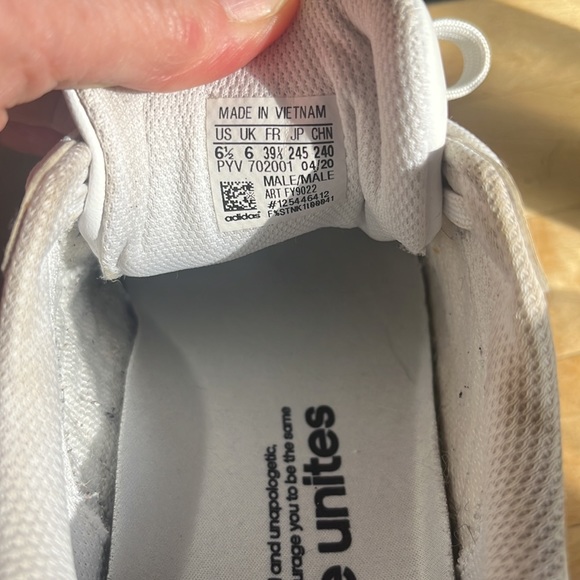 Limited Addition Adidas Hard Shell Love Unites - Picture 8 of 9